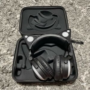 Brookstone AR102A4BKA Over Ear Wireless Headphone “headset Only “